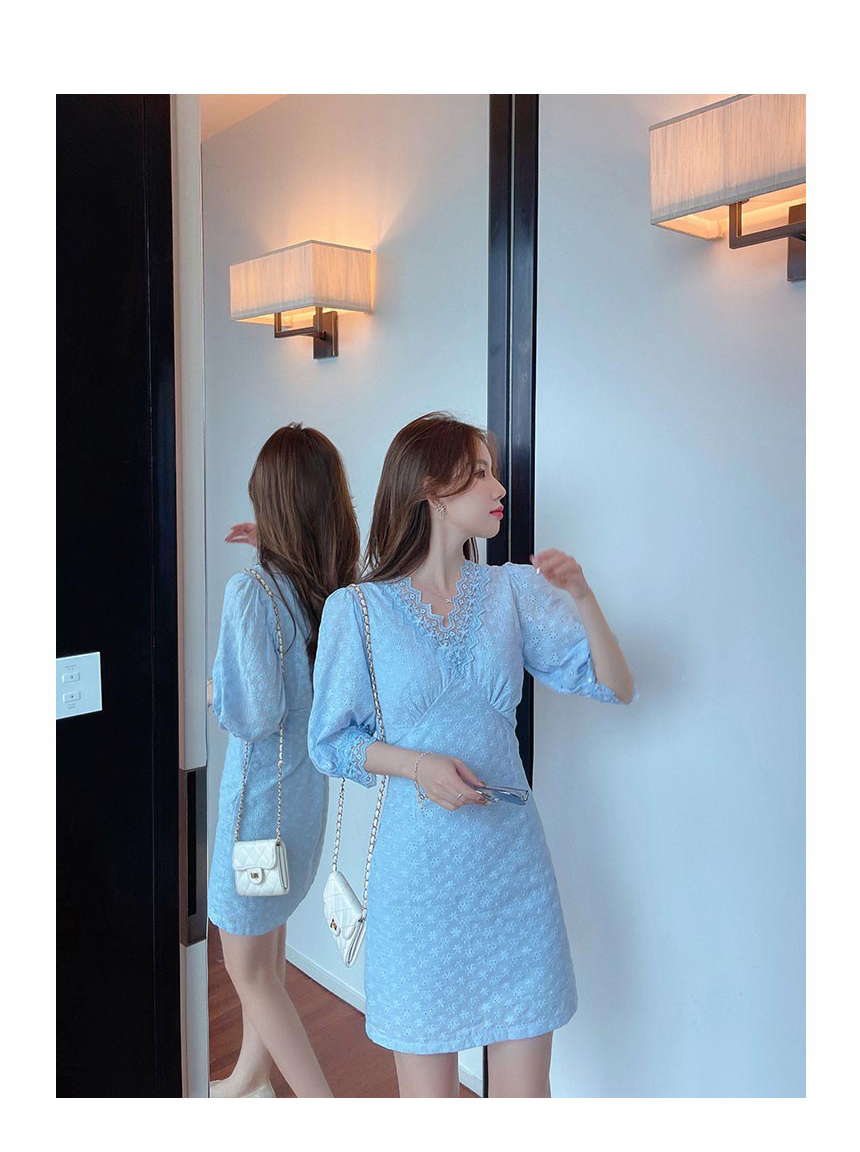 [제이스/ 브이넥 펀칭 원피스(2Color) 여름 스커트 사랑스러운 넥라인 소매밑단 레이스 브이라인 꽃무늬 
