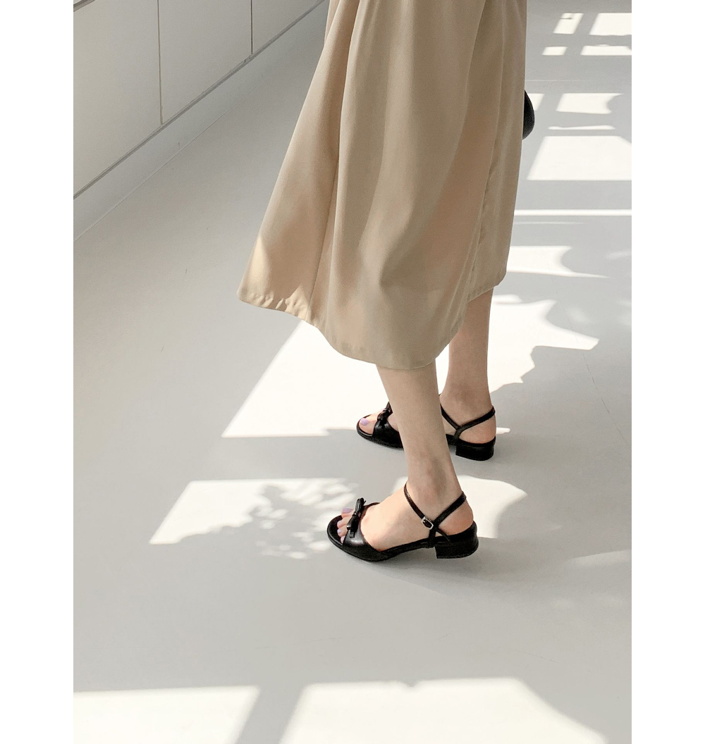 무료/[LUC/  1502 (2color) 여름 리본 엣지 편한  스트랩 샌들(3.5cm) 여성스러운 스타일 스트랩 구두 웨지샌들 슬리퍼 엣지