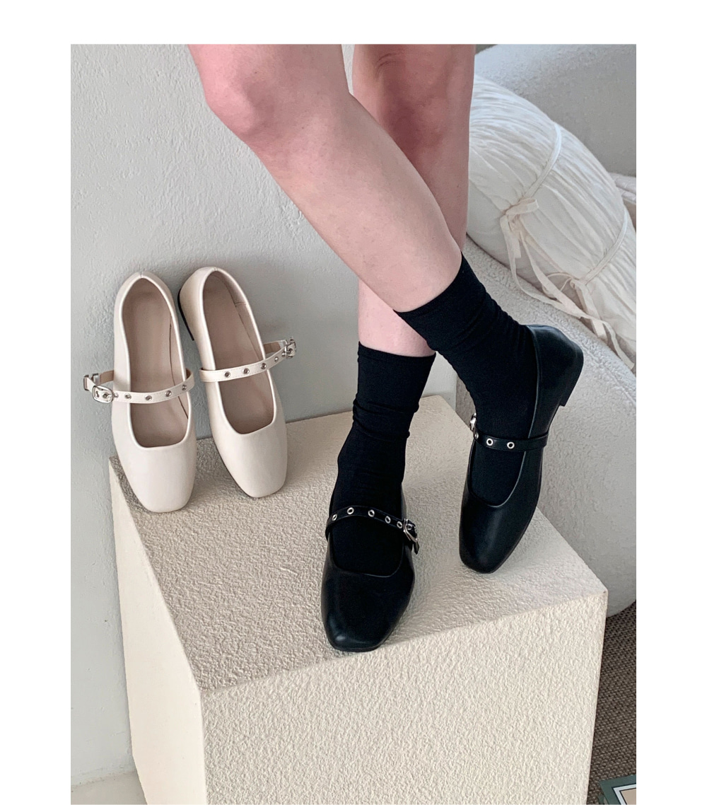 [LUC]무료/5234 발편한 여성 단화 직장인, 신입생,블랙, 화이트 발편한 구두 신고 벗기 편한 구멍 끈 여성 신발