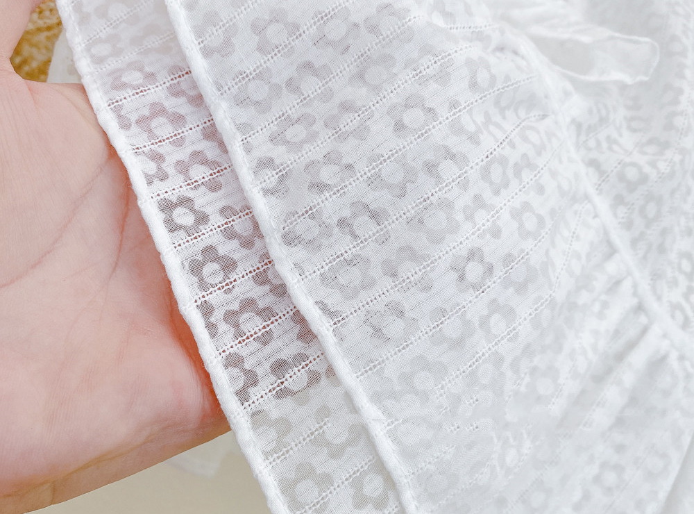 [DOO]25141648 실버튼 숏팬츠 흰블라우스 세트 청반바지 꽃 프릴 소매 라운드 셔츠