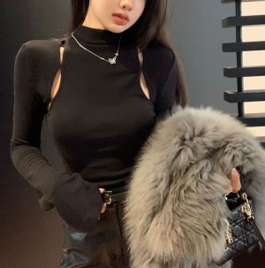 [ONN/ [T286]트임 반폴라 티셔츠 / 우아한/강력추천/슬림핏/데일리룩/오버핏/세련된 /이너웨어/넥셔츠