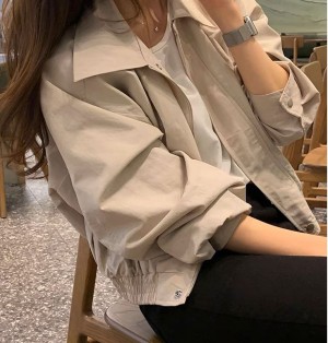 [제이스/P0000CUB 미니멀 감성 루즈핏 숏 자켓 간절기 점퍼 활동성 편안함 카라 데일룩 나들이 봄 소풍 간절기 재킷