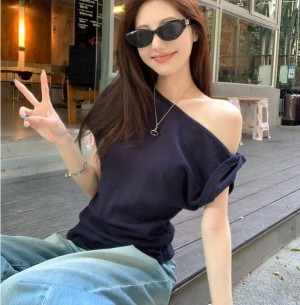 [제이스]P0000CUX 세련된 여름 시원한 니트 셔츠 여름핏 네이비 오프숄더 니트티 꾸안꾸룩