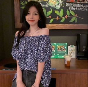 DOO 57024181 퍼프 소매 여리여리 여성 여름 데일리 오프숄더 플라워 반팔 블라우스 티렌디한 데이트룩 