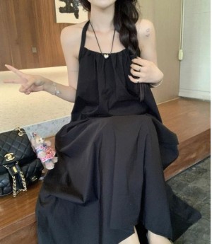 DOO57084342예쁜 여름철 휴양지룩 원피스 민소매 롱 여성 뒷트임 여름 A라인 홀터넥 가디건 코디