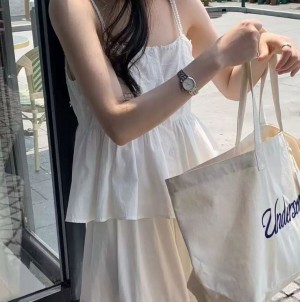 무료[ONN/[BL633] 여름 끈 나시 물결 수술 나시 블라우스 스퀘어넥 유니크함 프론트 버튼 